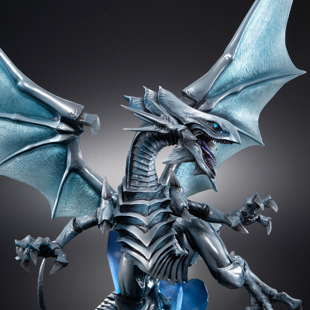 MegaHouse-Yu-Gi-Oh_DuelMonsters-Blue-EyesWhiteDragon-ArtWorksMonsters-_HolographicEdition